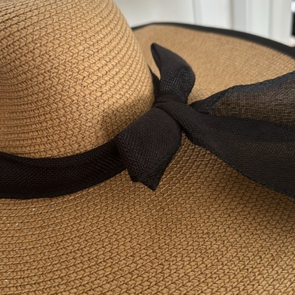 Large sun hat - Picture 3 of 5